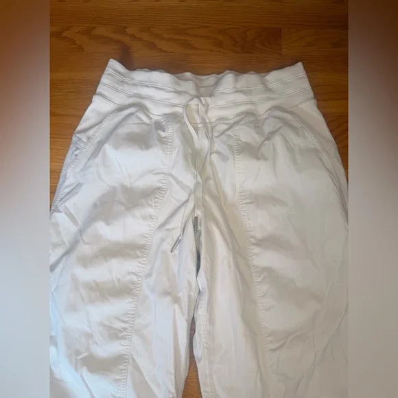 Lululemon Dance Studio Jogger White Size 6 High Rise Athleisure Pants - Picture 9 of 10